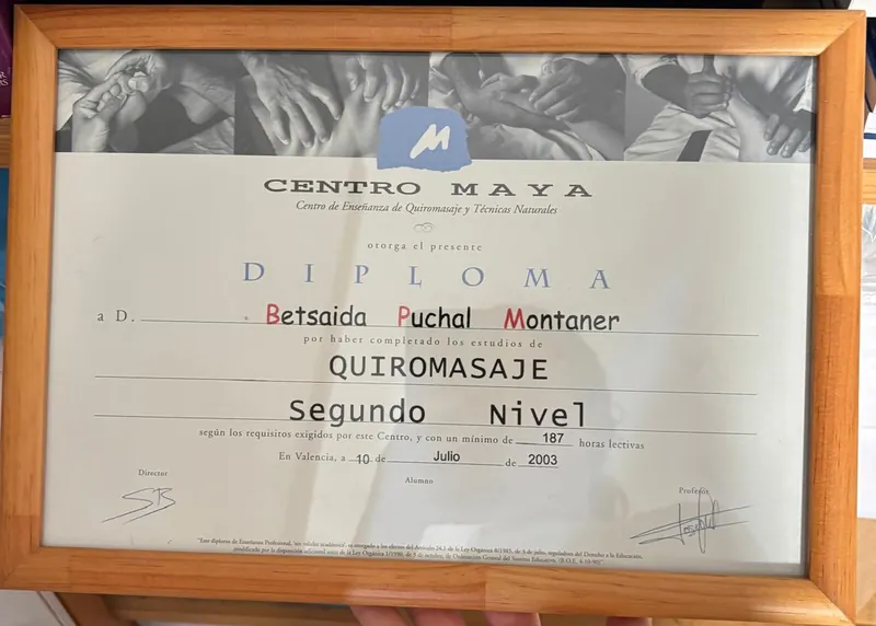 Diploma de Quiromasaje, segundo nivel, de Centro Maya, a nombre de Betsaida Puchal Montaner, 2003